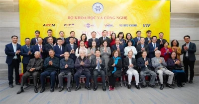 Bộ trưởng Nguyễn Mạnh Hùng: Chuyển viễn thông từ hạ tầng kết nối sang hạ tầng năng lực số